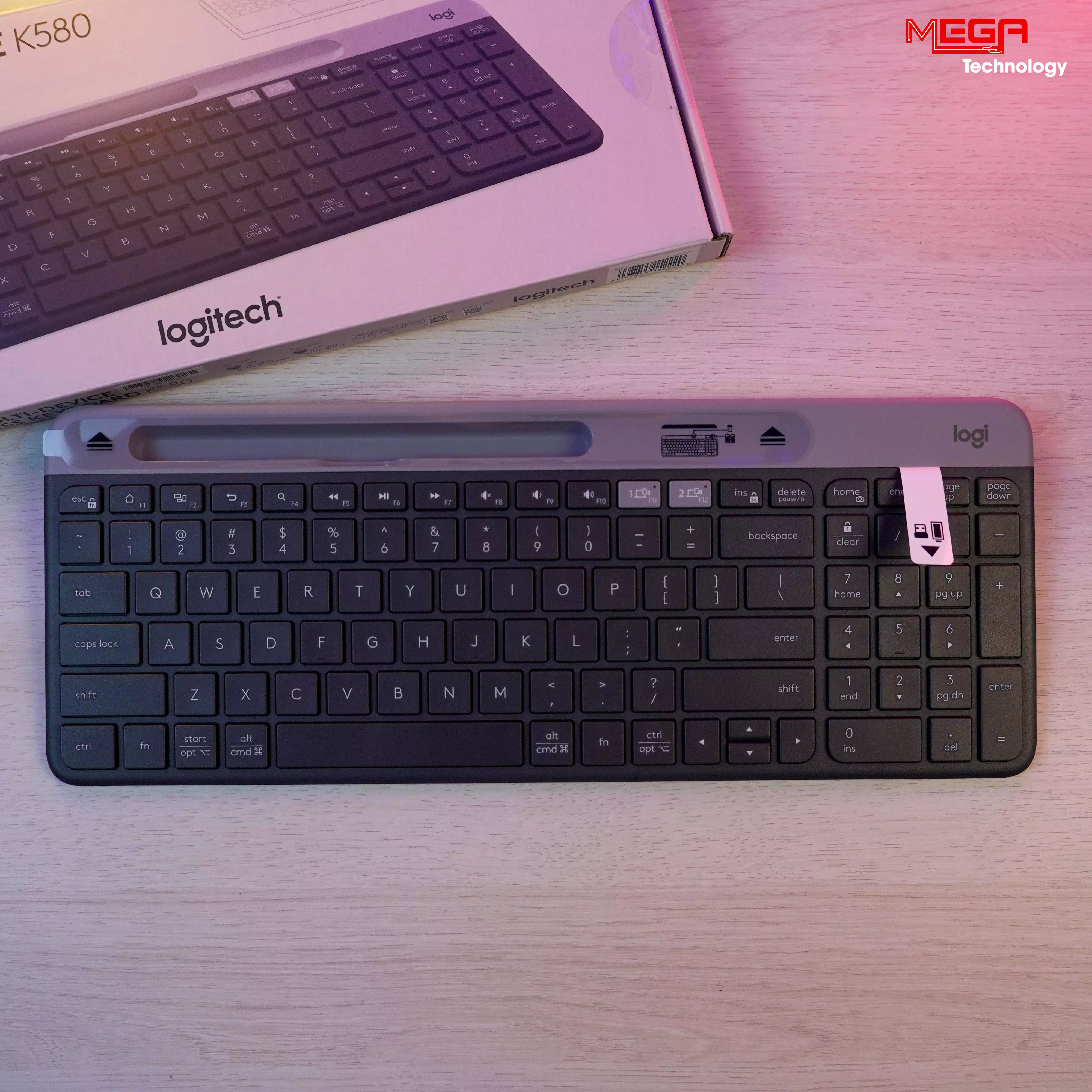 Bàn phím không dây Logitech K580 Slim Bluetooth Đen